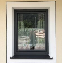 finestra in PVCalluimnio con telaio complanare